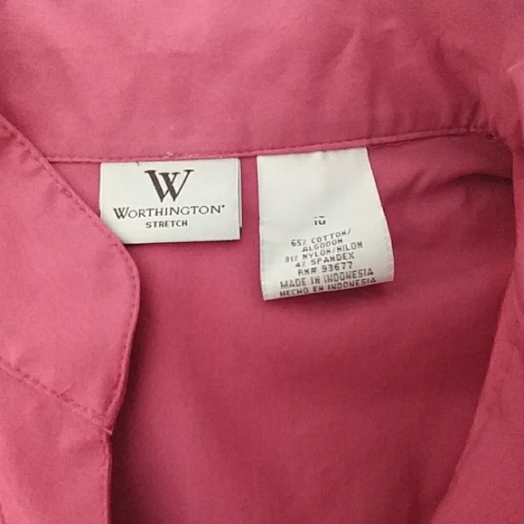 Pink fitted button down w/cap sleeves. (10) - Picture 4 of 8